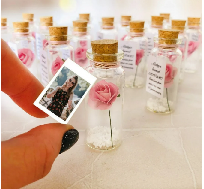 Miss 15 Quince Favors for guests, Set of 10 Roses In A Bottle with Photo, Sweet 16 Party Favors with Message, Personalized Thank you favors