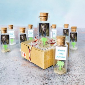 Quinceañera Favor with Photo, Customized Tropical Favor for Guests, Personalized Palm in a bottle Guests Gifts, Sweet 16 Message in a Bottle