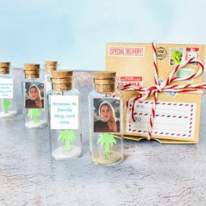 Tropical party favor with Photo, quinceanera party keepsake for guets, Customized Palm in a bottle Guests Gifts, Sweet 16 souvenir with sand